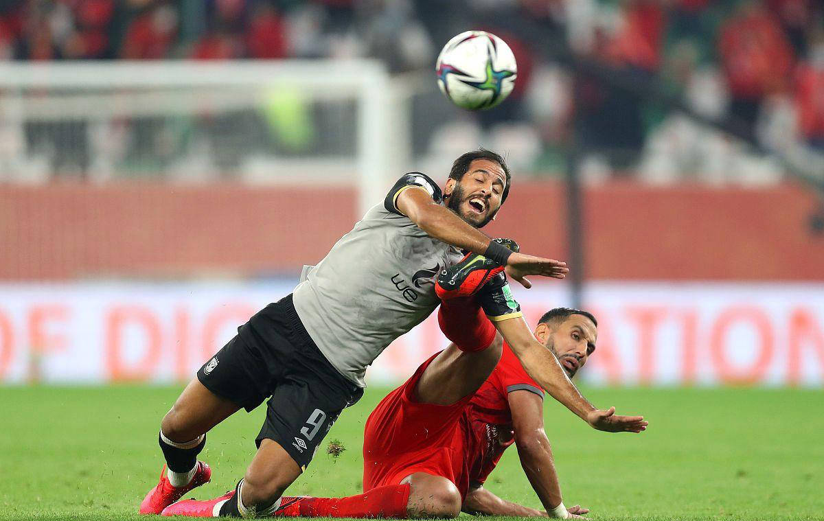 巴塞罗那攻守兼备晋级四强