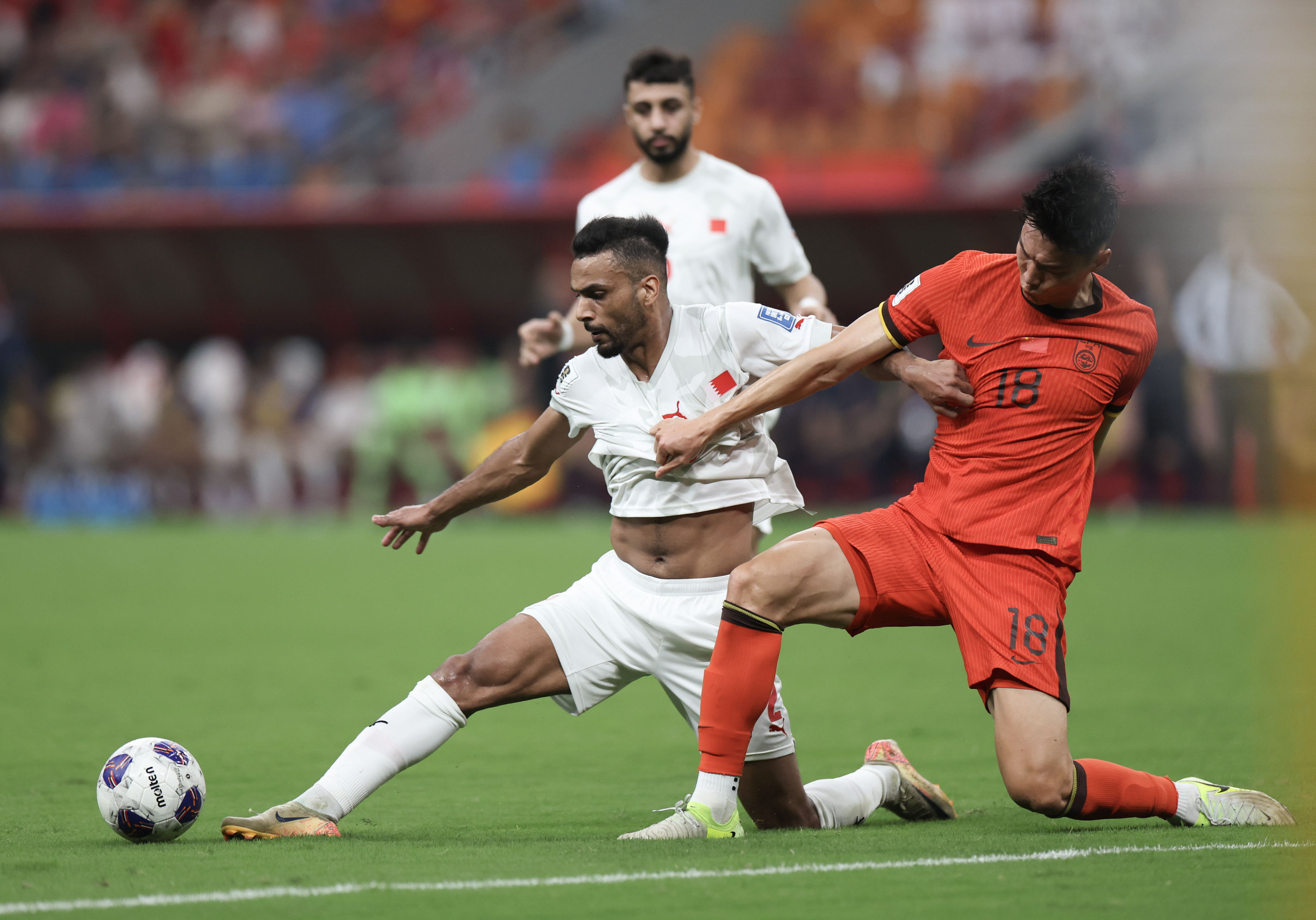 关于体育界焦点聚焦国际足球盛事，中国代表队备战的信息